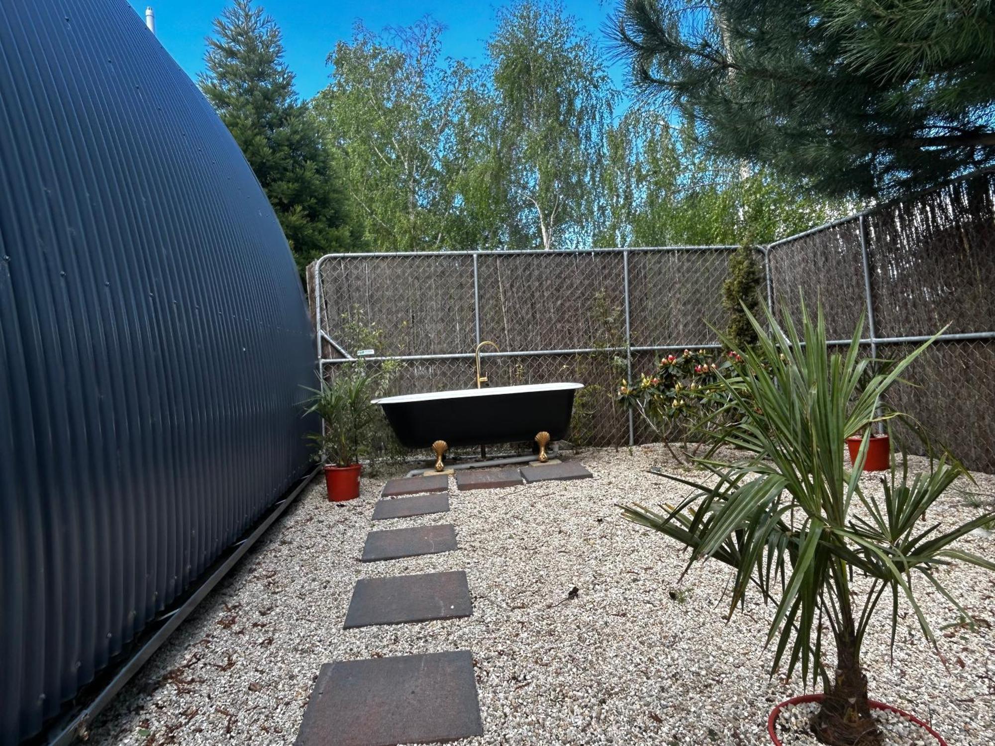 Lodge Benger Garden Millers Flat